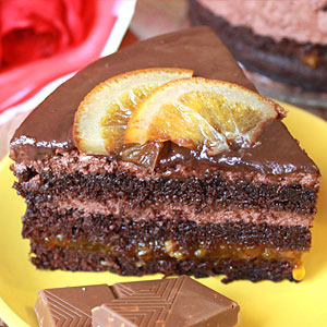 Шоколадно-бисквитный торт с апельсинами