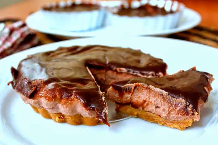 Шоколадный чизкейк из печенья и творога приготовленный без выпечки