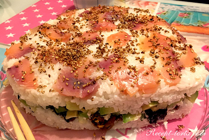 Итог фото-рецепта приготовления суши-торта