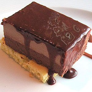 Торт с шоколадным муссом - фото