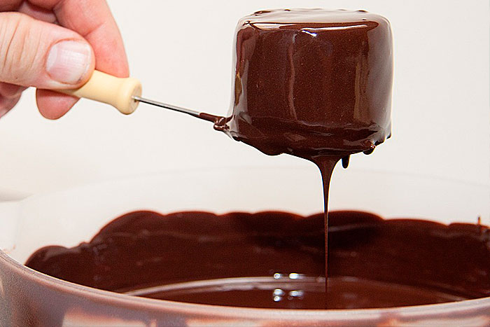 Шоколадная глазурь для торта из какао на молоке