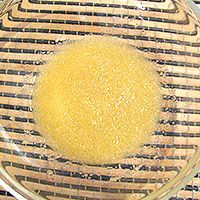 Разводим желатин для апельсинового крема - фото