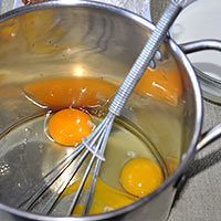 Разбейте яйца