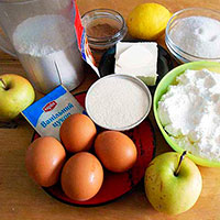 Ингредиенты для чизкейка с творогом и яблоками