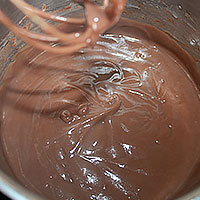 Варим шоколадный крем до загустения - фото