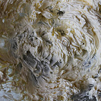 Масло взобьем для крема к вафлям - фото